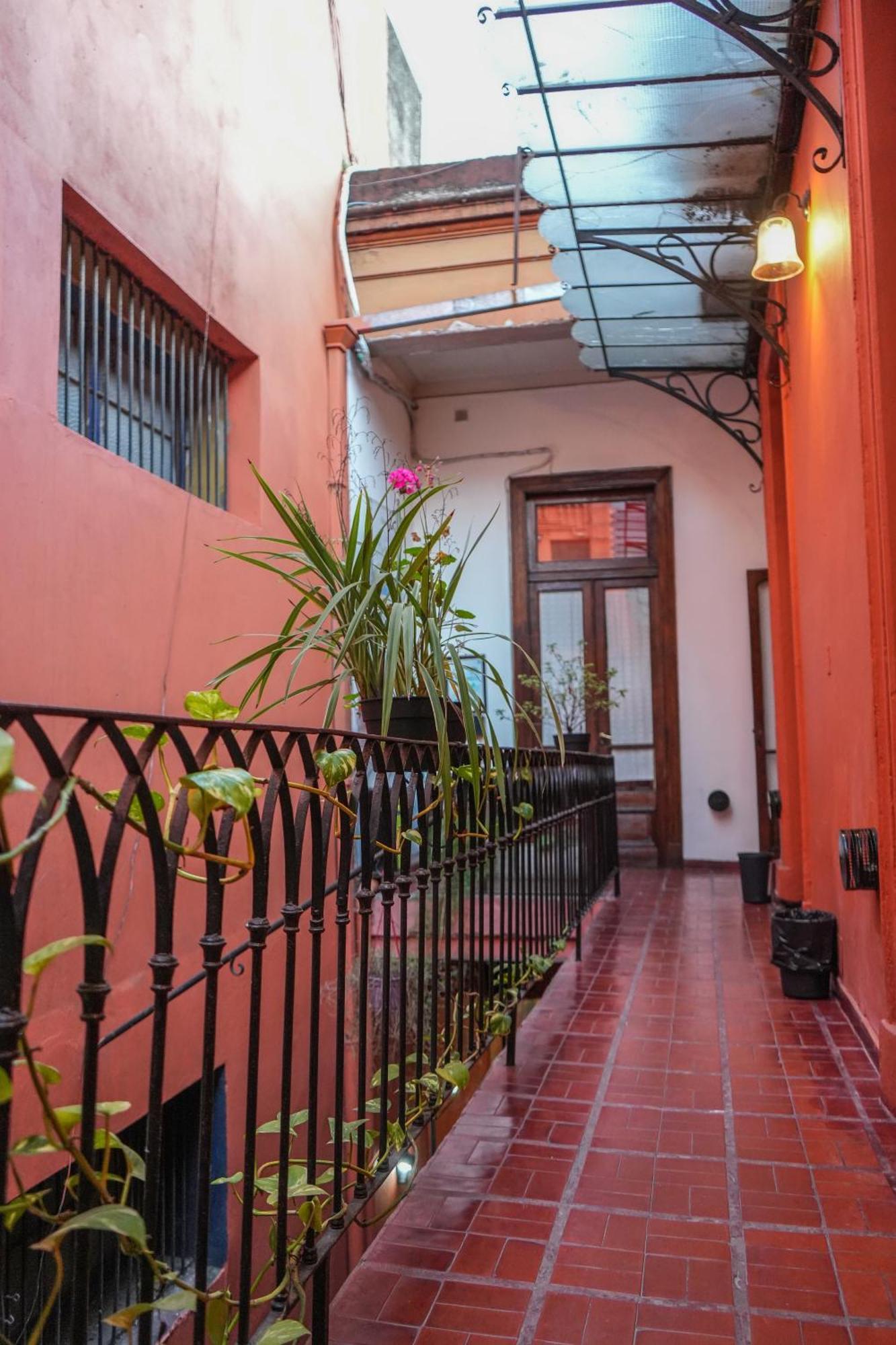 Viavia Bsas Guesthouse 324 Buenos Aires Bagian luar foto