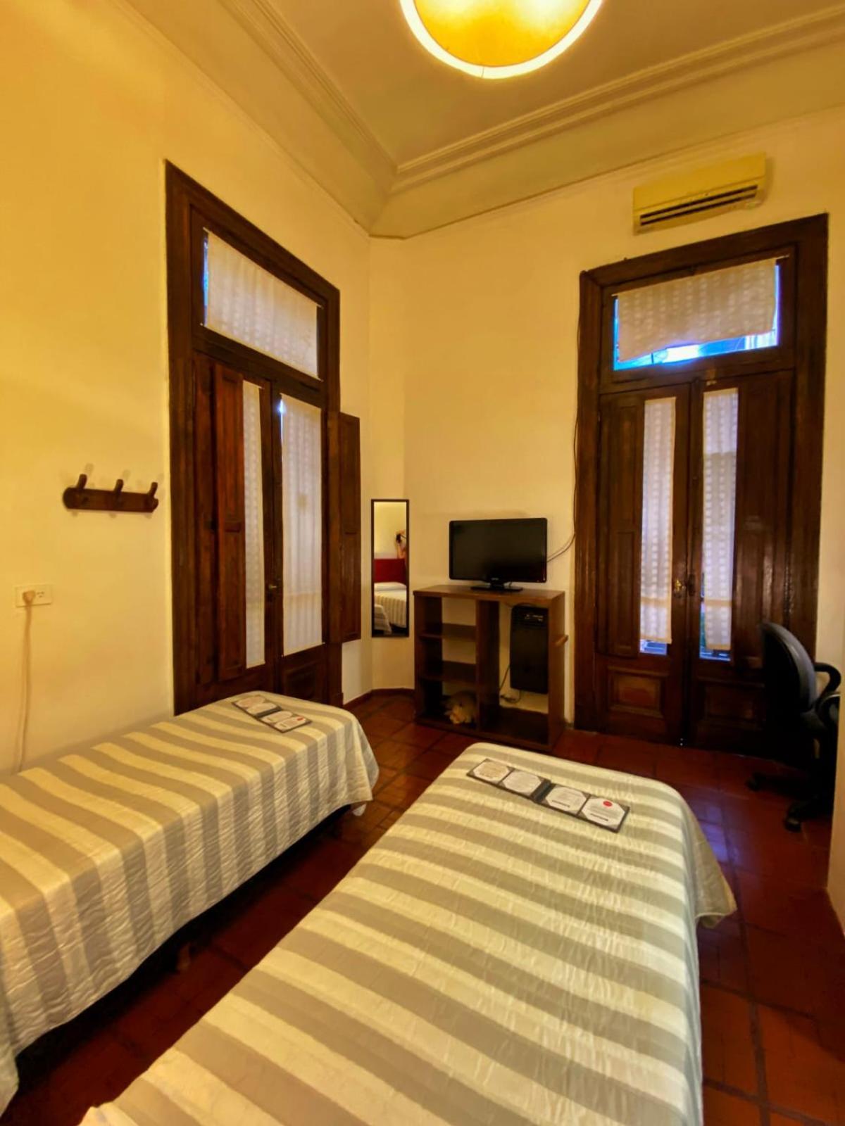 Viavia Bsas Guesthouse 324 Buenos Aires Bagian luar foto